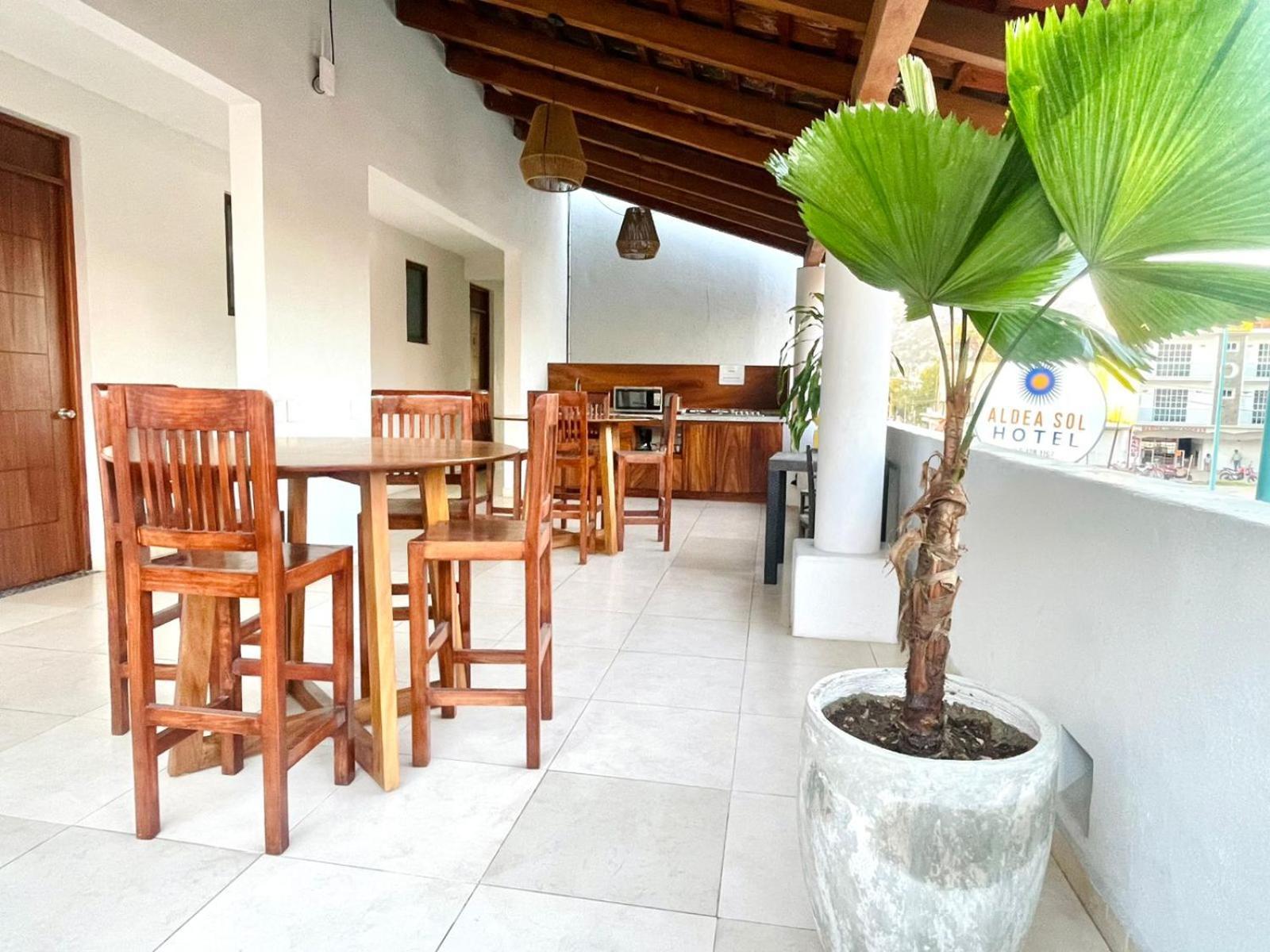 Hotel Aldea Sol Zihuatanejo Exterior photo