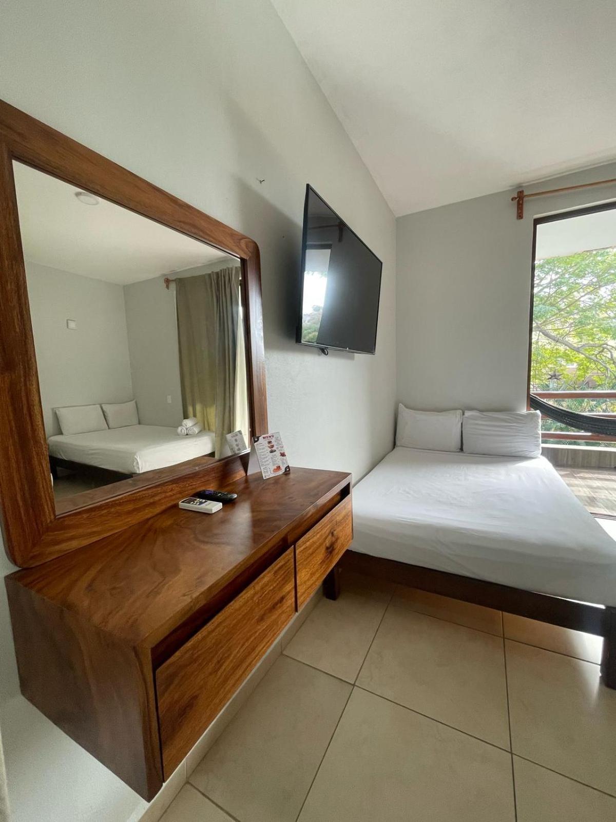 Hotel Aldea Sol Zihuatanejo Exterior photo